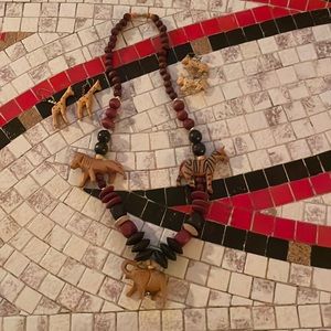Vintage 80s wood African animals necklace w/ two pairs of cat earrings